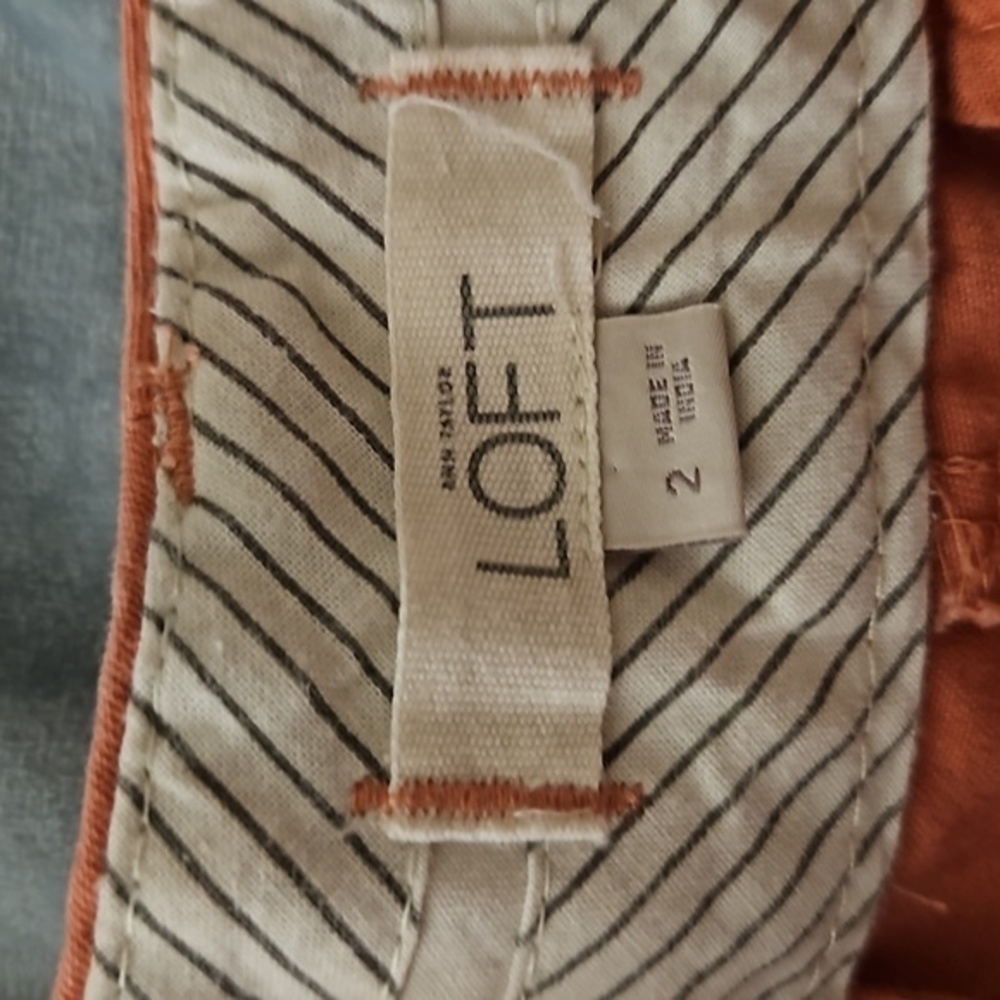 Size‎ 2 LOFT Shorts - Picture 2 of 3